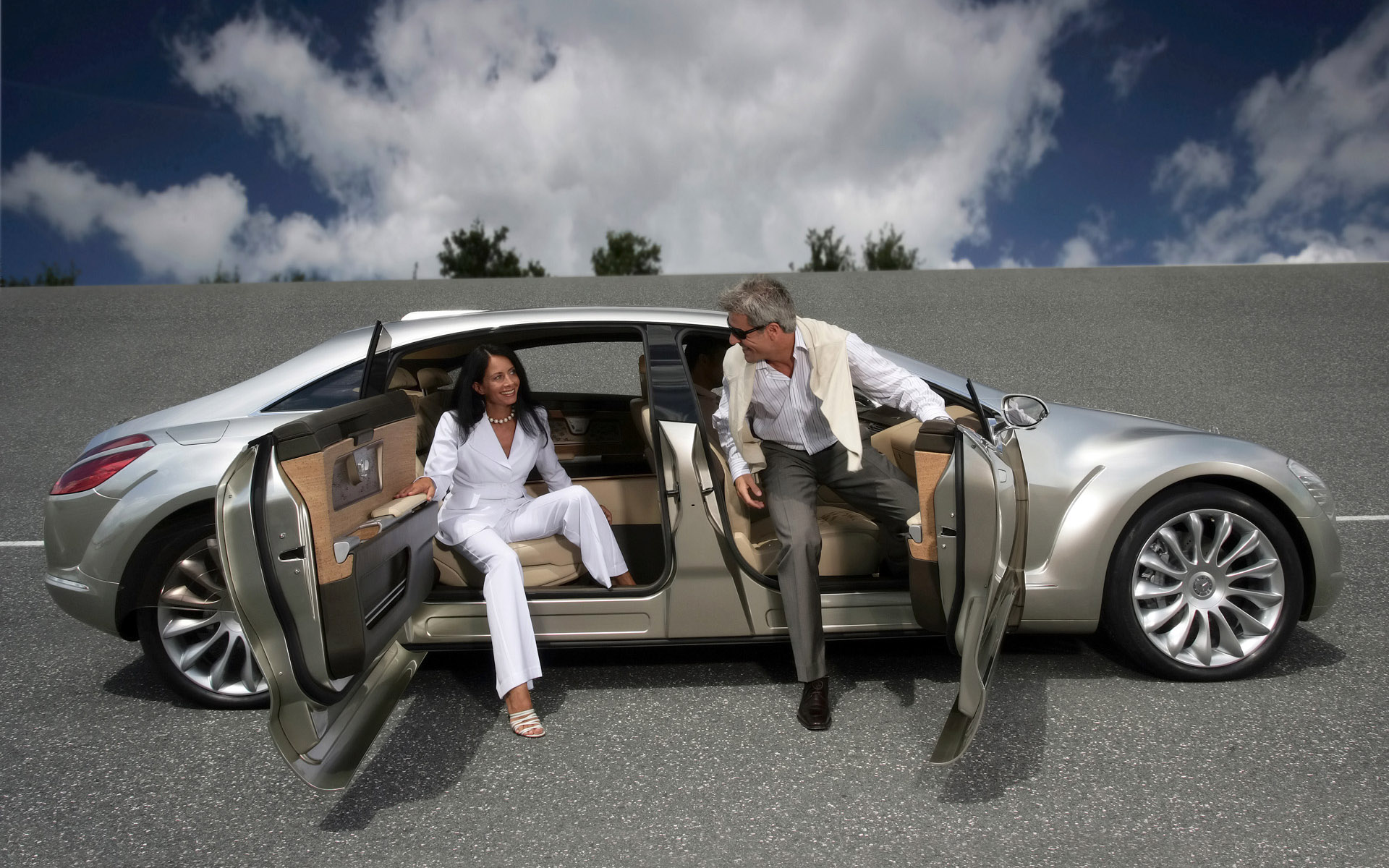 豪华SUV高清桌面壁纸越野霸气1920x1200