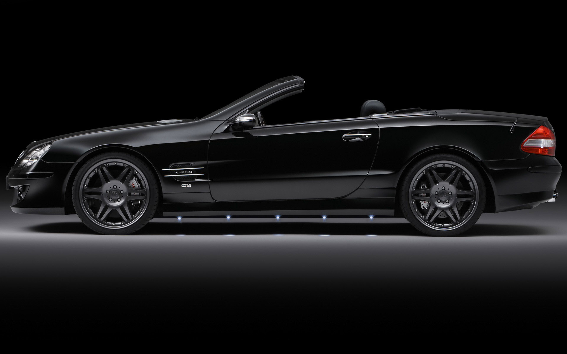 超跑启动高清桌面壁纸瞬间动感1920x1200