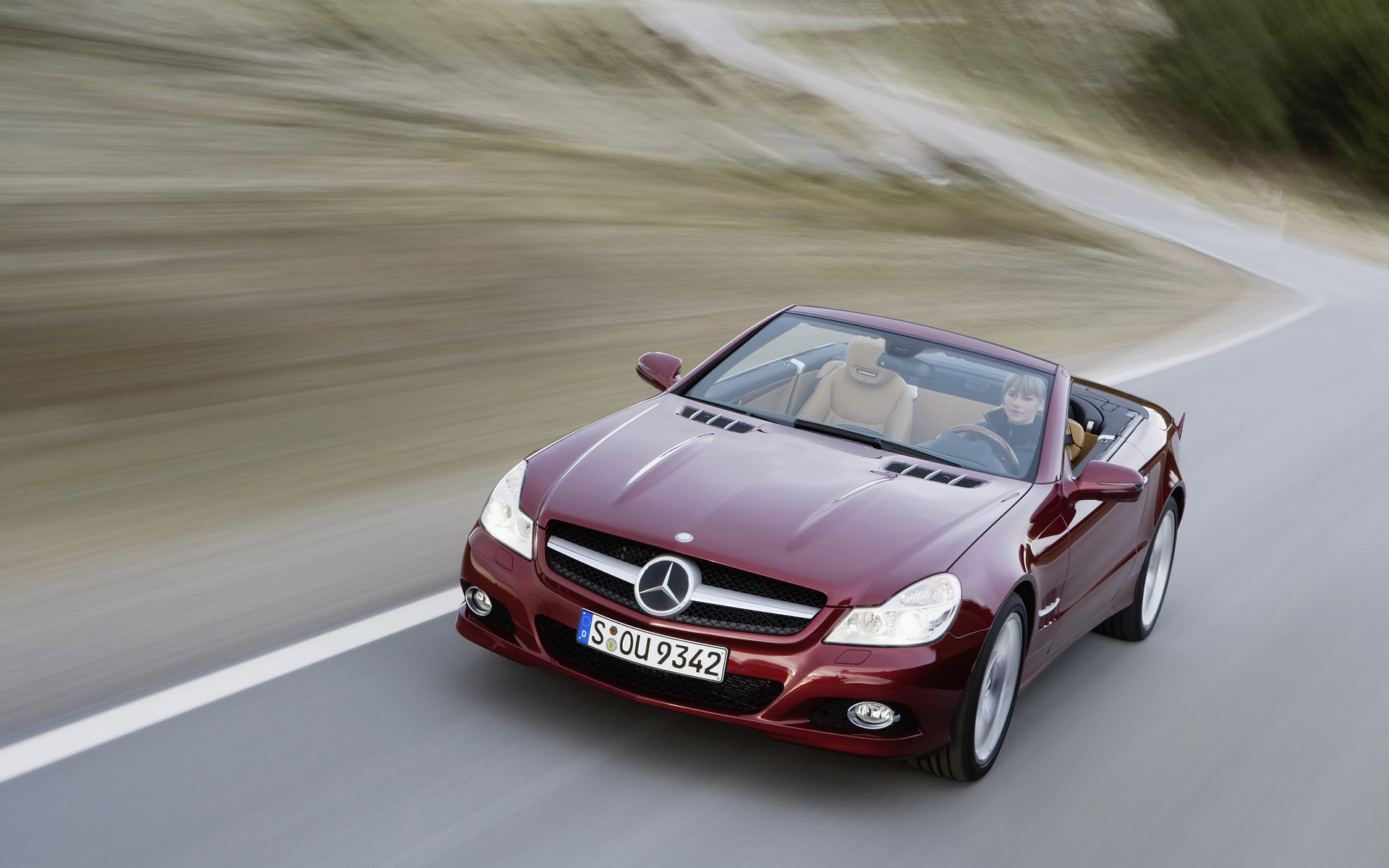 豪华轿车商务高清壁纸桌面稳重1920x1200