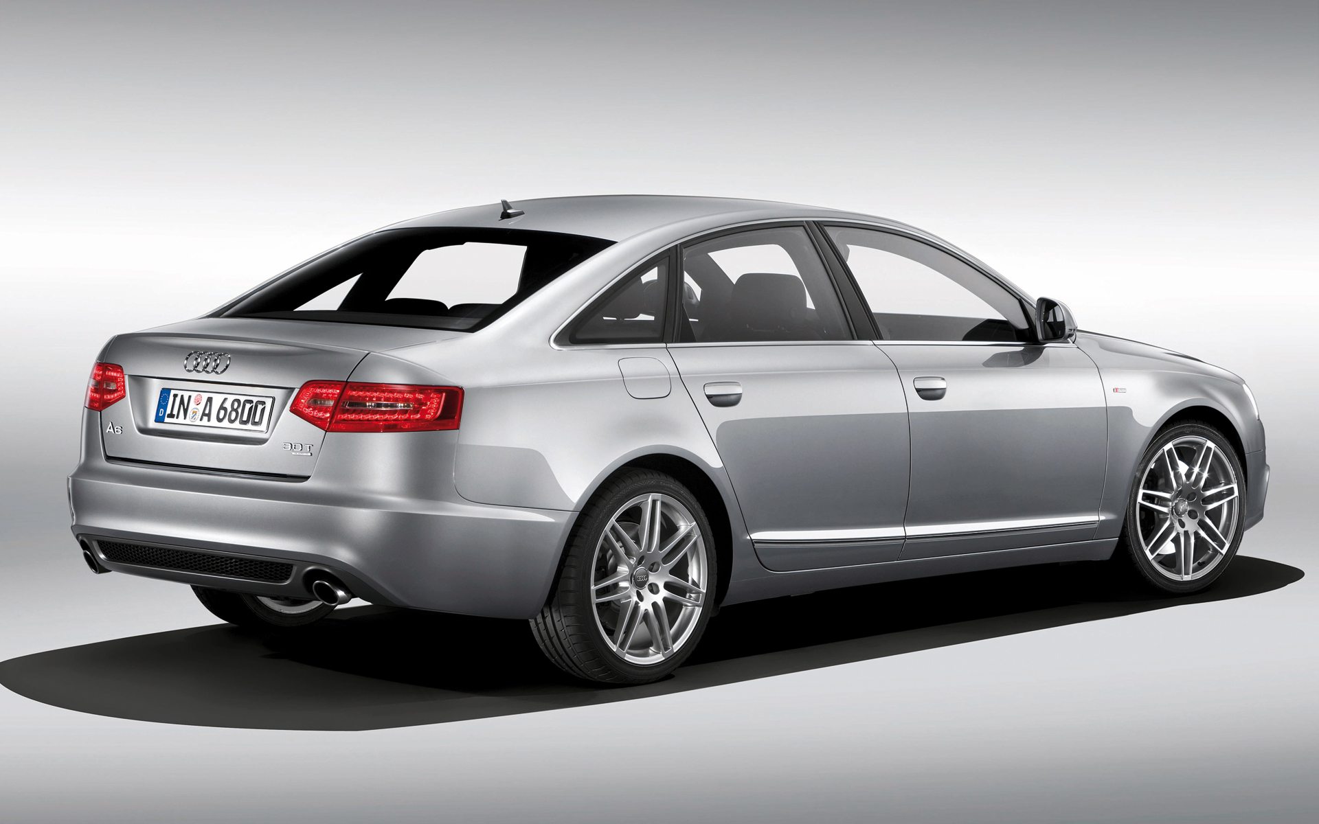 名车丛林探险高清桌面壁纸野性1920x1200