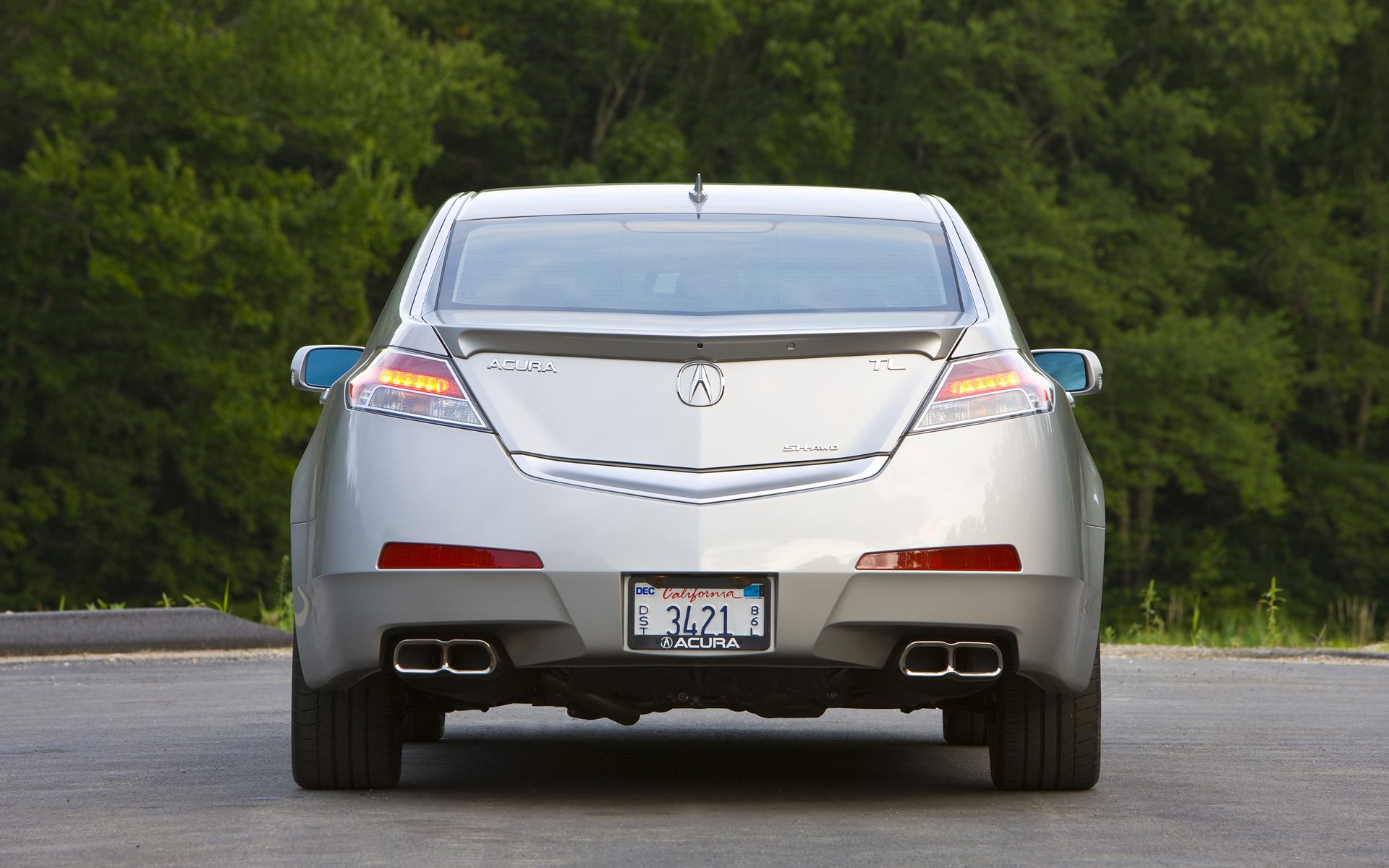 名车秋季高清桌面壁纸落叶缤纷1920x1200