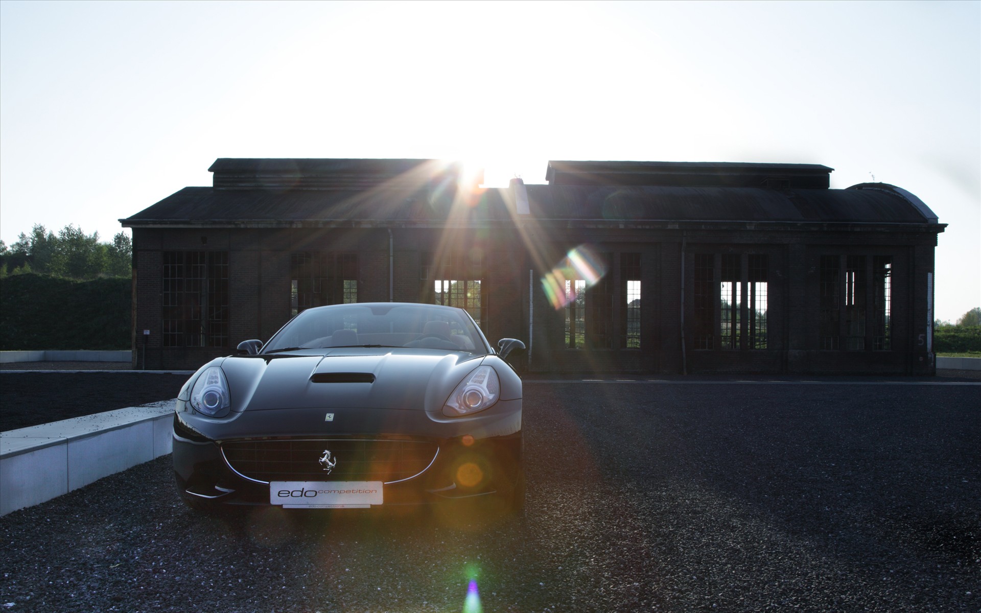 最新高清汽车壁纸山间弯道驾驶1920x1200