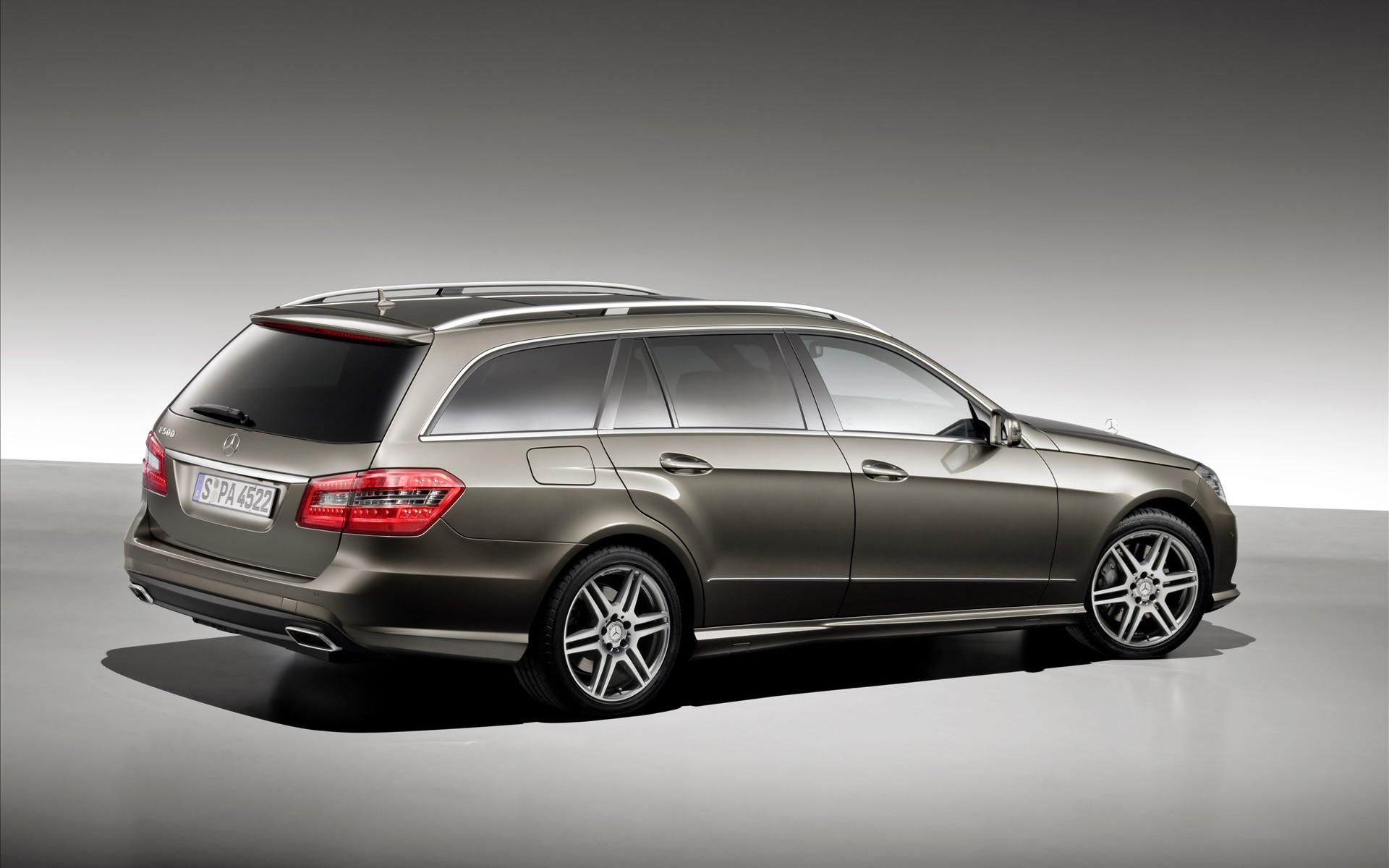 最新高清汽车壁纸宁静乡村道路1920x1200