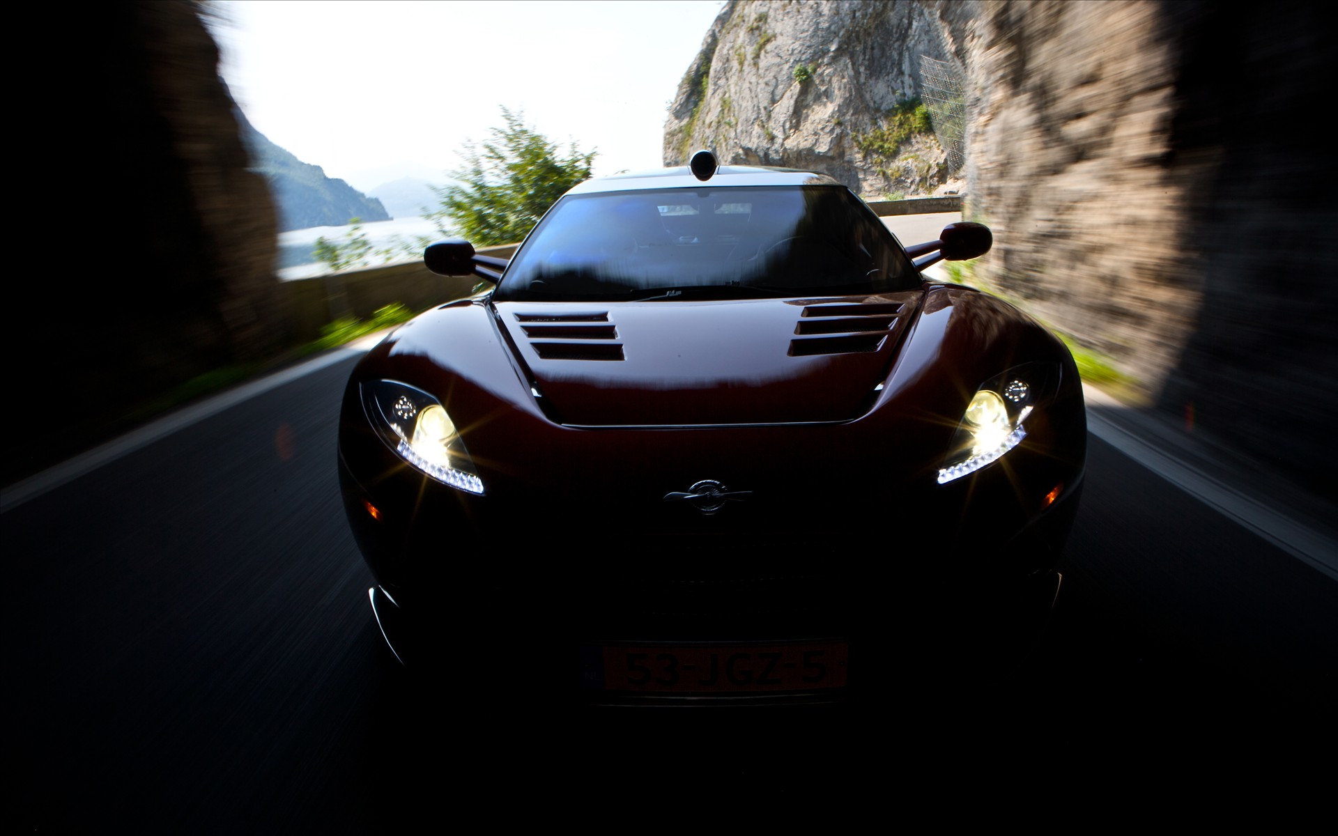 最新高清汽车壁纸色彩鲜艳涂装1920x1200