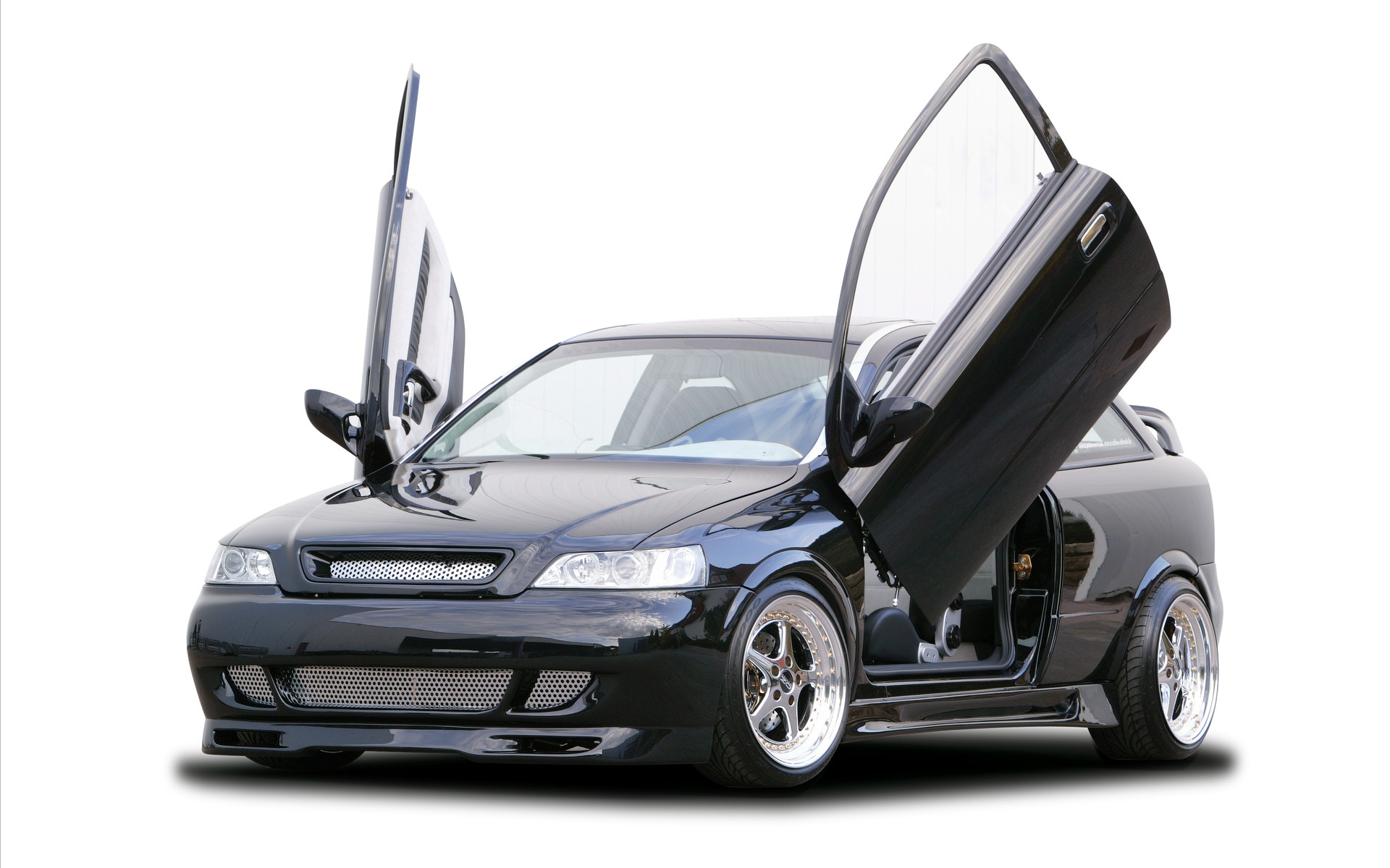 最新高清汽车壁纸破晓晨光中的车1920x1200