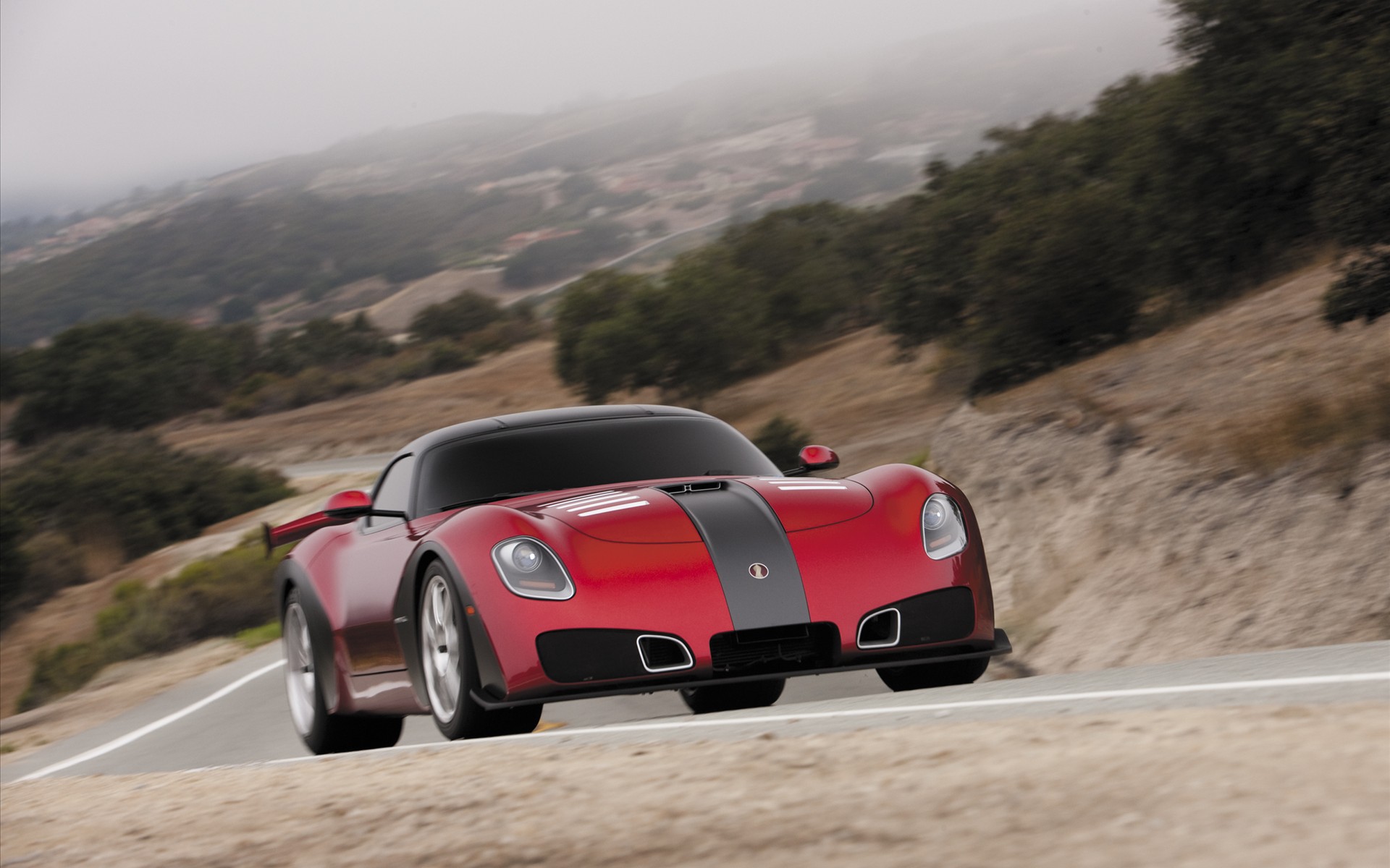 最新高清汽车壁纸桥梁结构作为衬托1920x1200