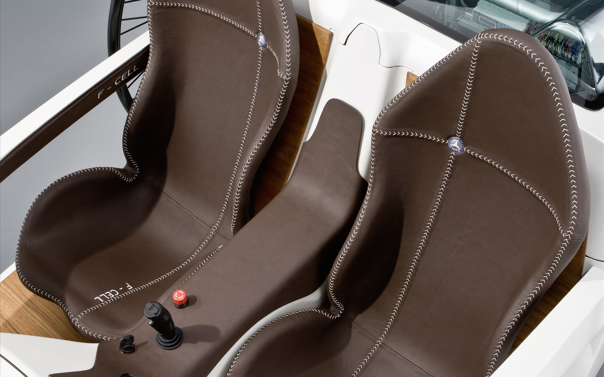 豪华驾驶室壁纸暖色调居家温馨感1920x1200