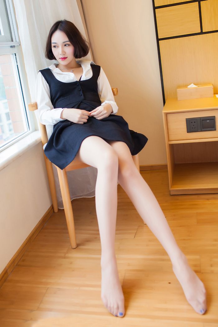 清新甜妹水灵身段手机壁纸壁纸素材