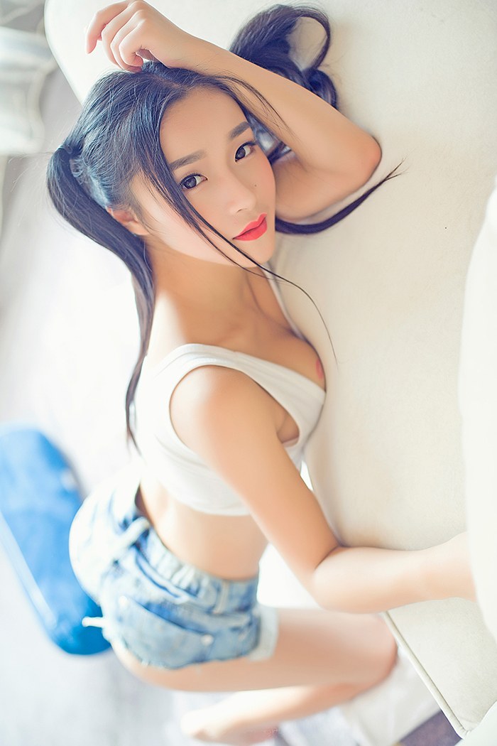 美腿模特壁纸长腿玉足大尺寸素材库