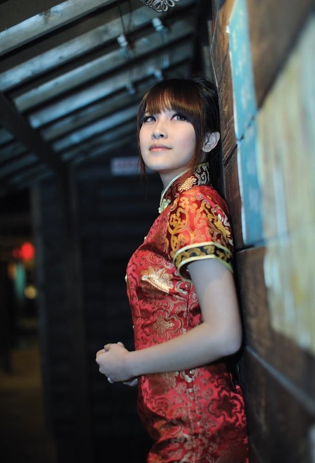 舞蹈模特紧致身段手机壁纸壁纸素材