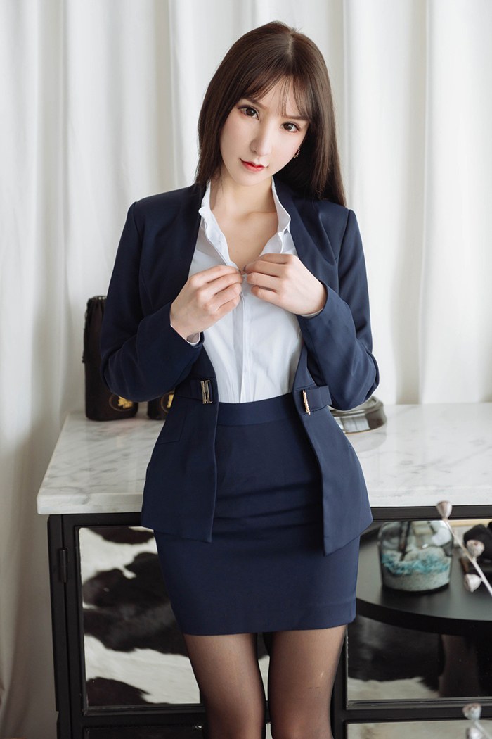 职场少女匀称身段手机壁纸壁纸精选