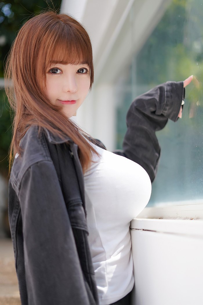 成熟丽人火辣身姿手机壁纸壁纸素材