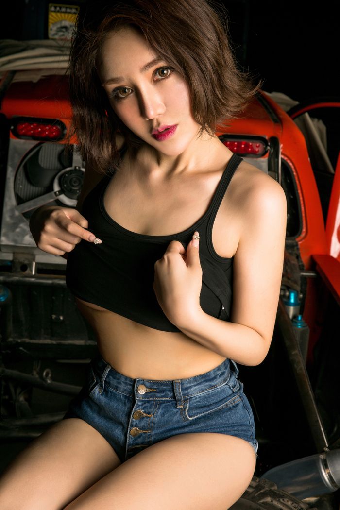 成熟模特匀称身段手机壁纸壁纸