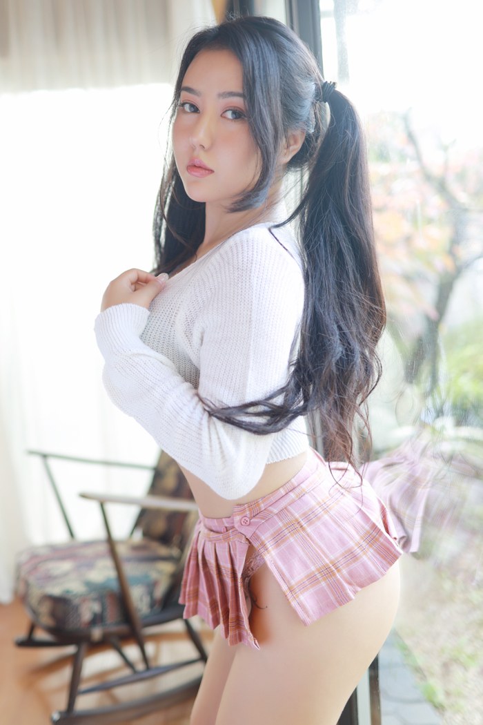 知性校花匀称身姿高清手机壁纸壁纸