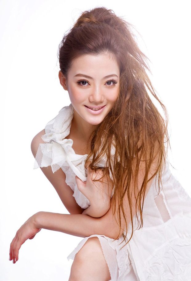 天真少女曼妙身姿手机壁纸壁纸合集