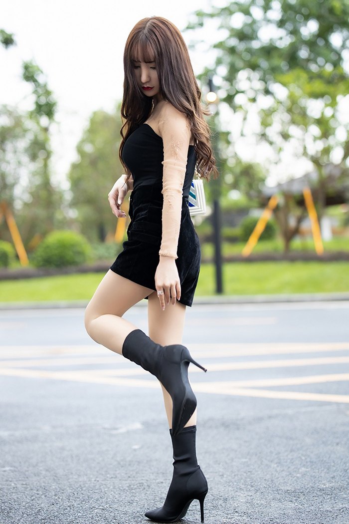 紧身瑜伽壁纸峰峦起伏素材库