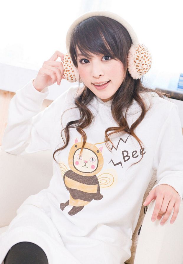 天真素人女孩修长玉腿手机壁纸壁纸素材