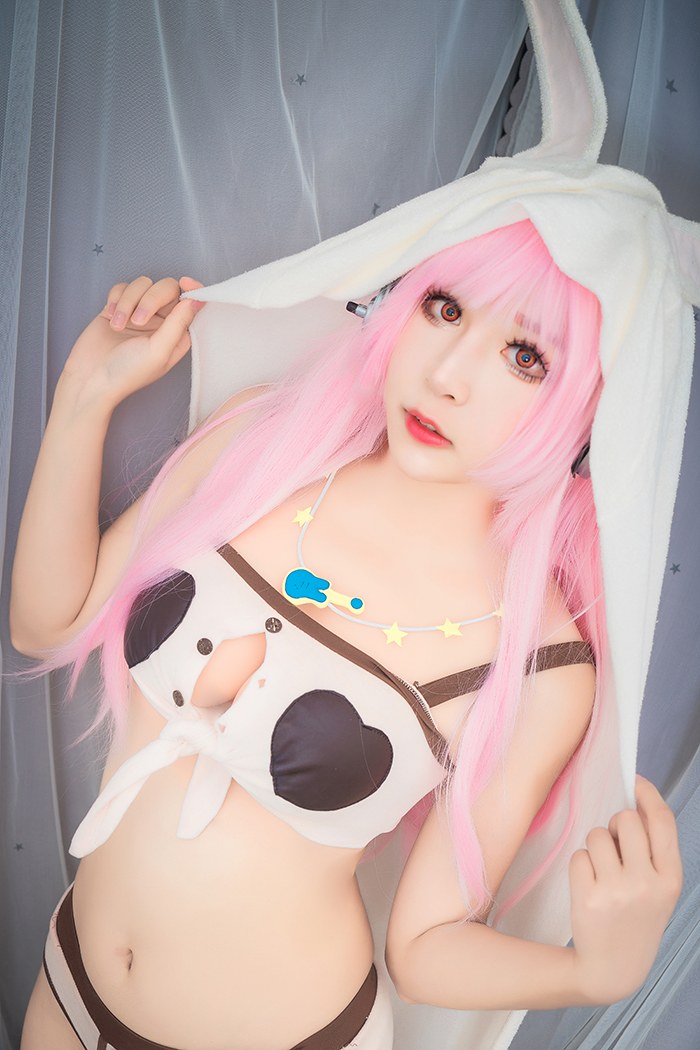 无邪美少女匀称身段手机壁纸壁纸