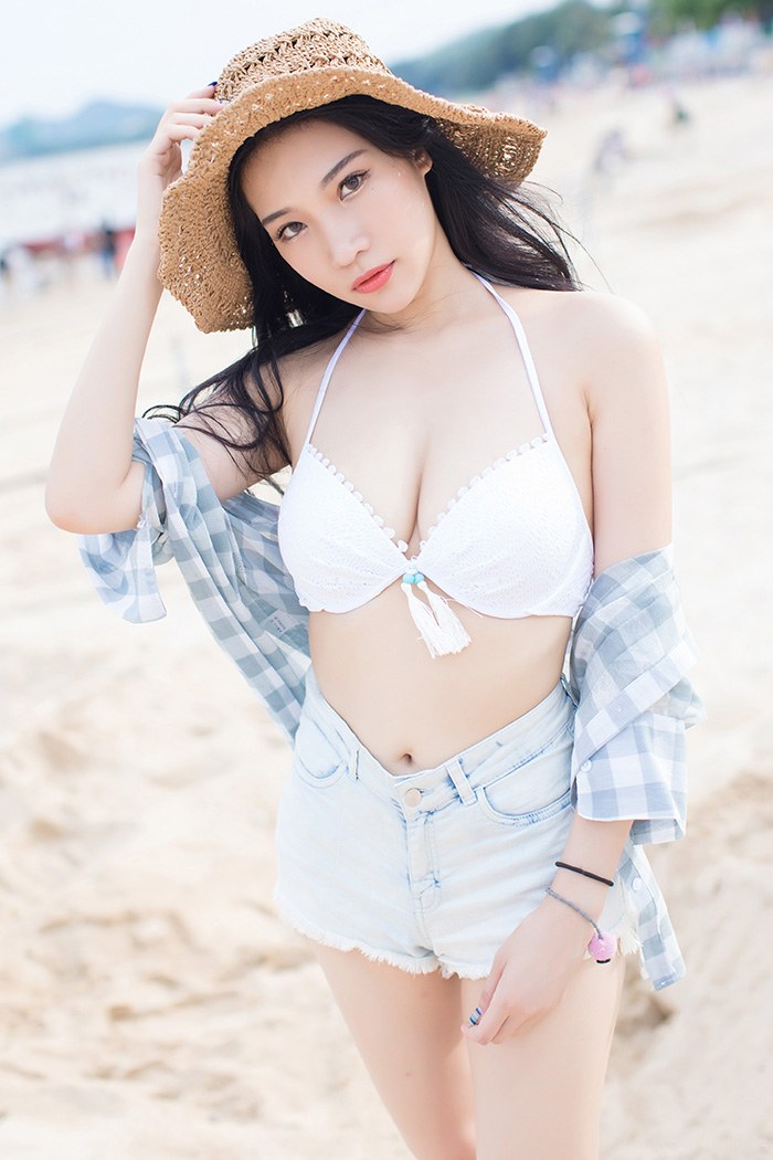 性感美胸壁纸双峰挺立集