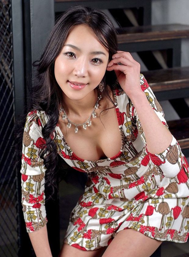 性感模特玲珑曲线高清手机壁纸壁纸