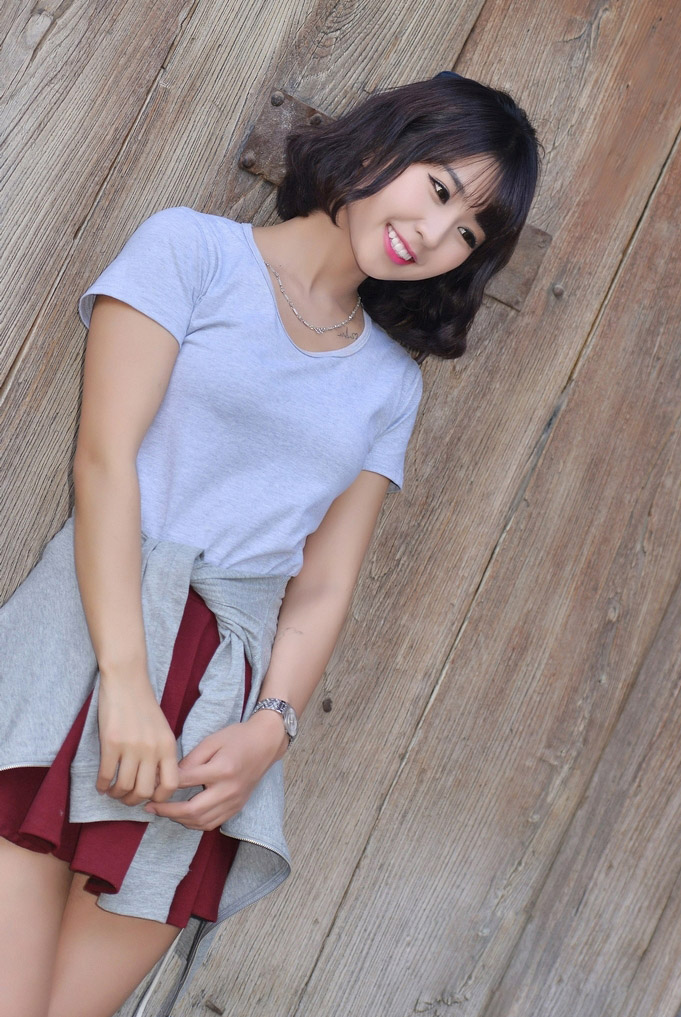 长腿模特紧致美足高清手机壁纸壁纸精选