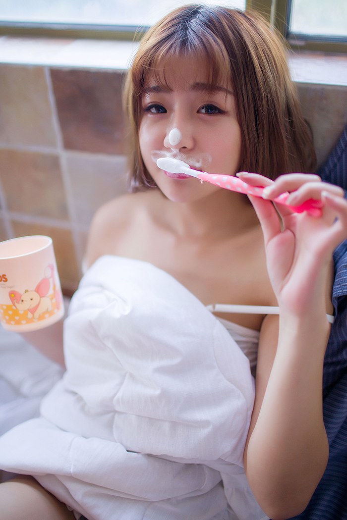 时尚模特匀称美腿高清手机壁纸壁纸