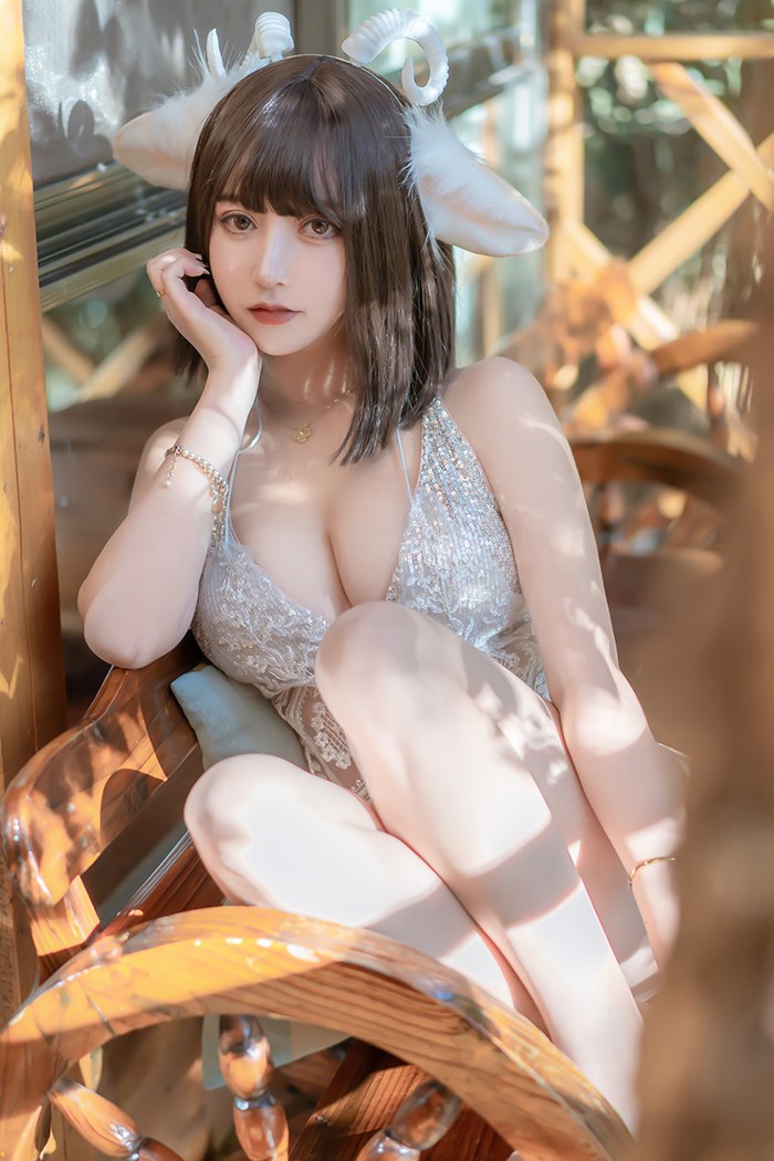 日韩美少女修长玉腿免费手机壁纸壁纸