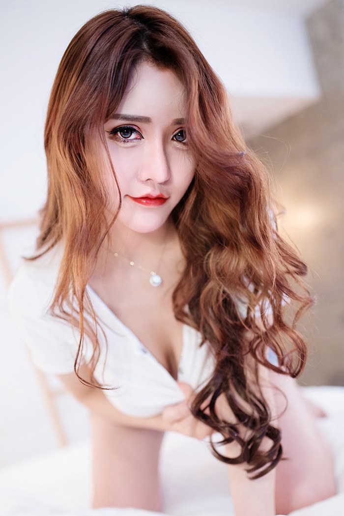 韩系素人少女匀称腰臀高清壁纸