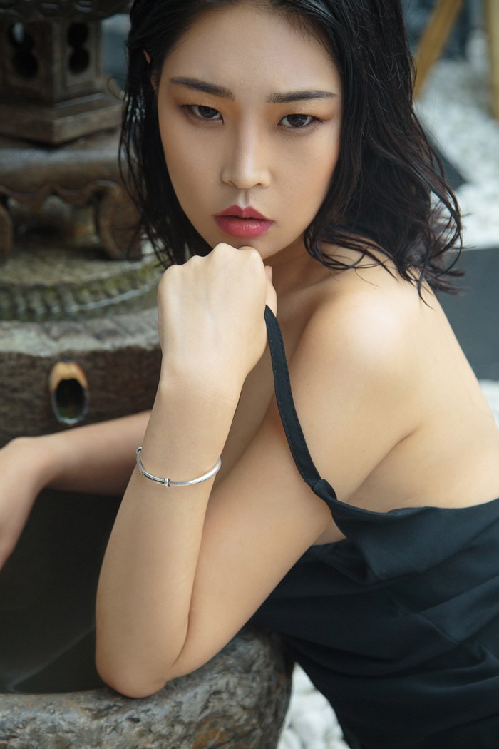 日韩美少女手机壁纸精选