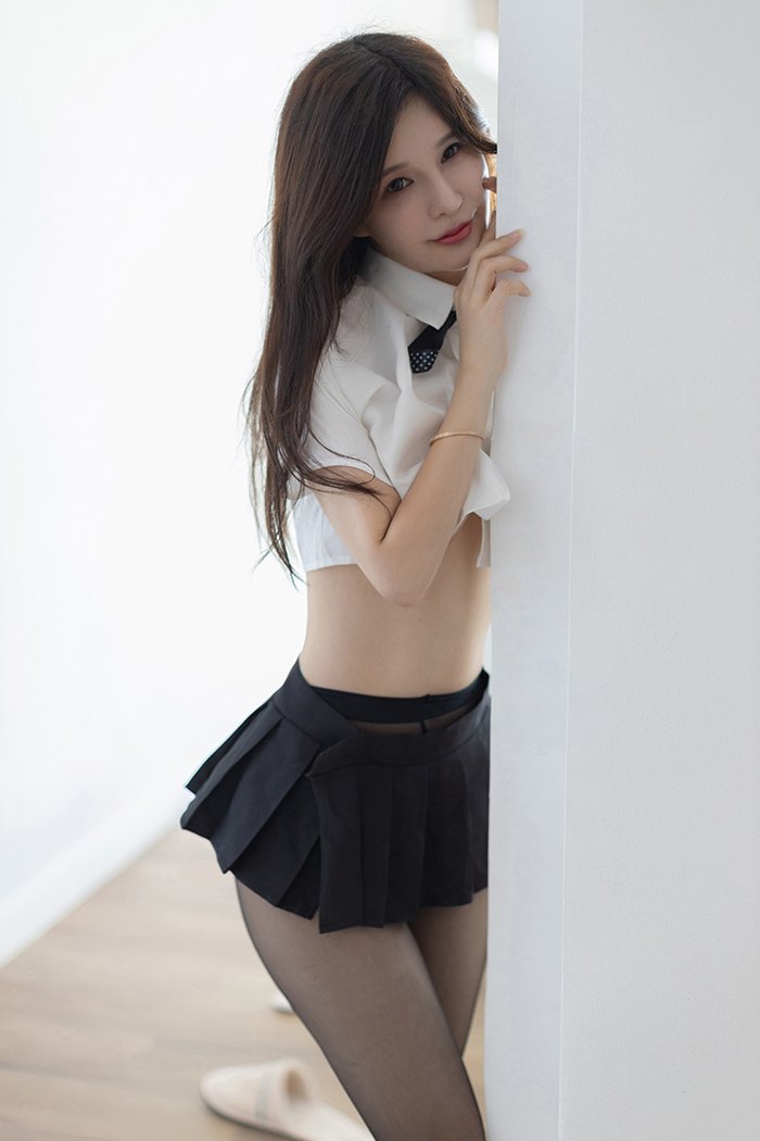 清纯瑜伽少女手机壁纸